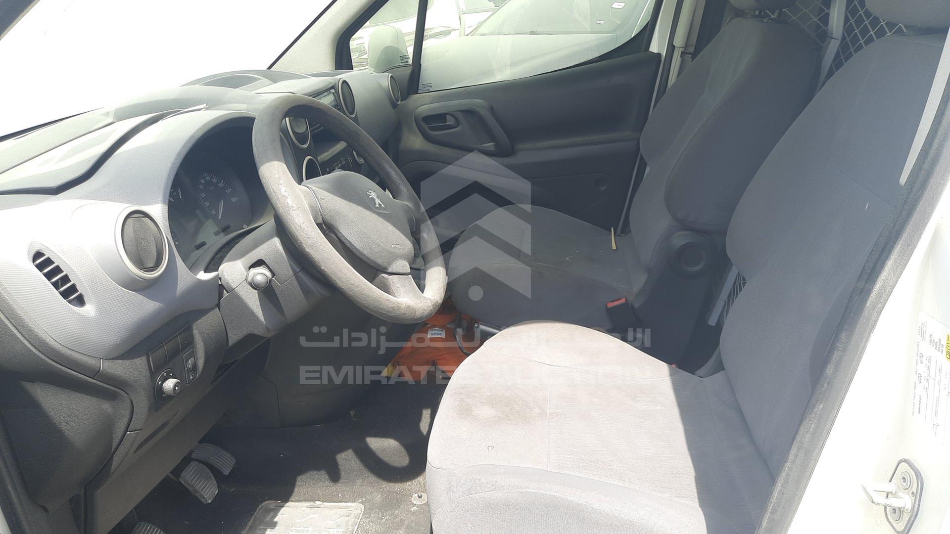 2015 PEUGEOT PARTNER VIN: VF37ENFUXFJ515832
