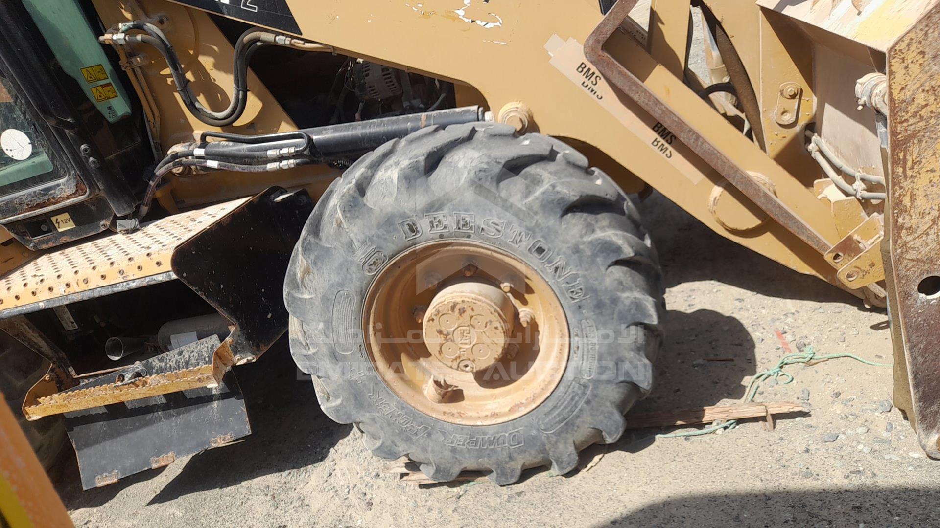 2015 CATERPILLAR 422F VIN: CAT0422FALYF00157
