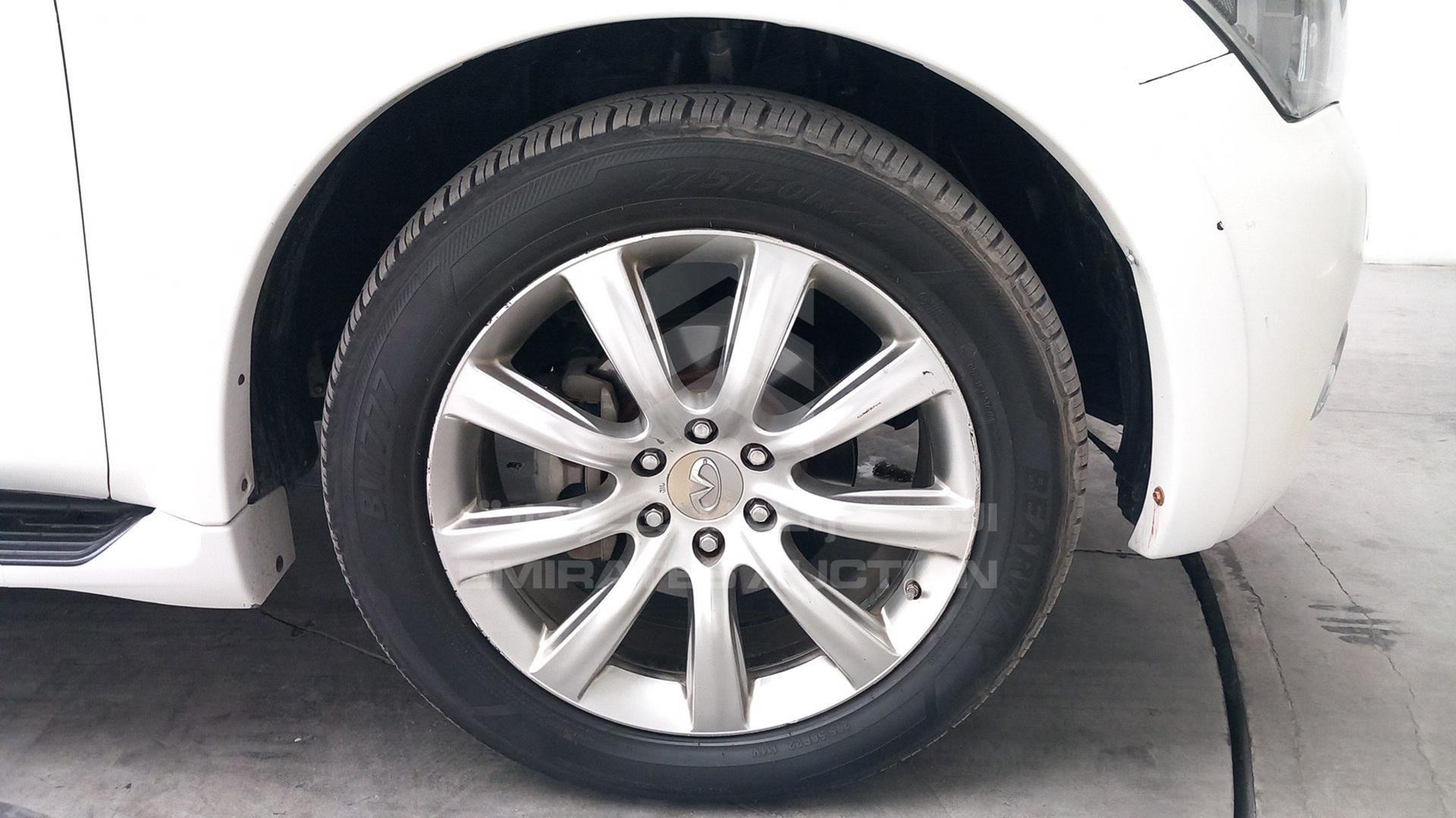 2011 INFINITI QX56 VIN: JNRAZ25Y6B9000720