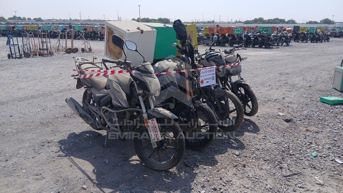 4 Motorbikes — الزاوية الأمامية اليمنى — صورة 10