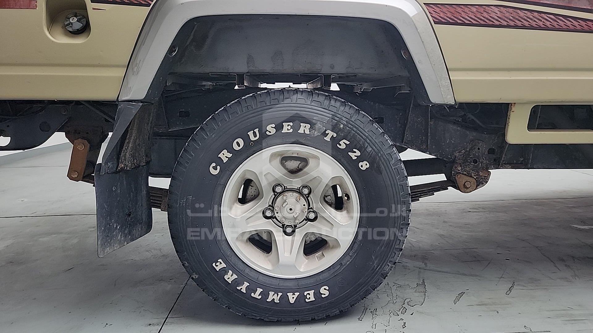 2015 TOYOTA LAND CRUISER VIN: JTFLU73J0F7004670