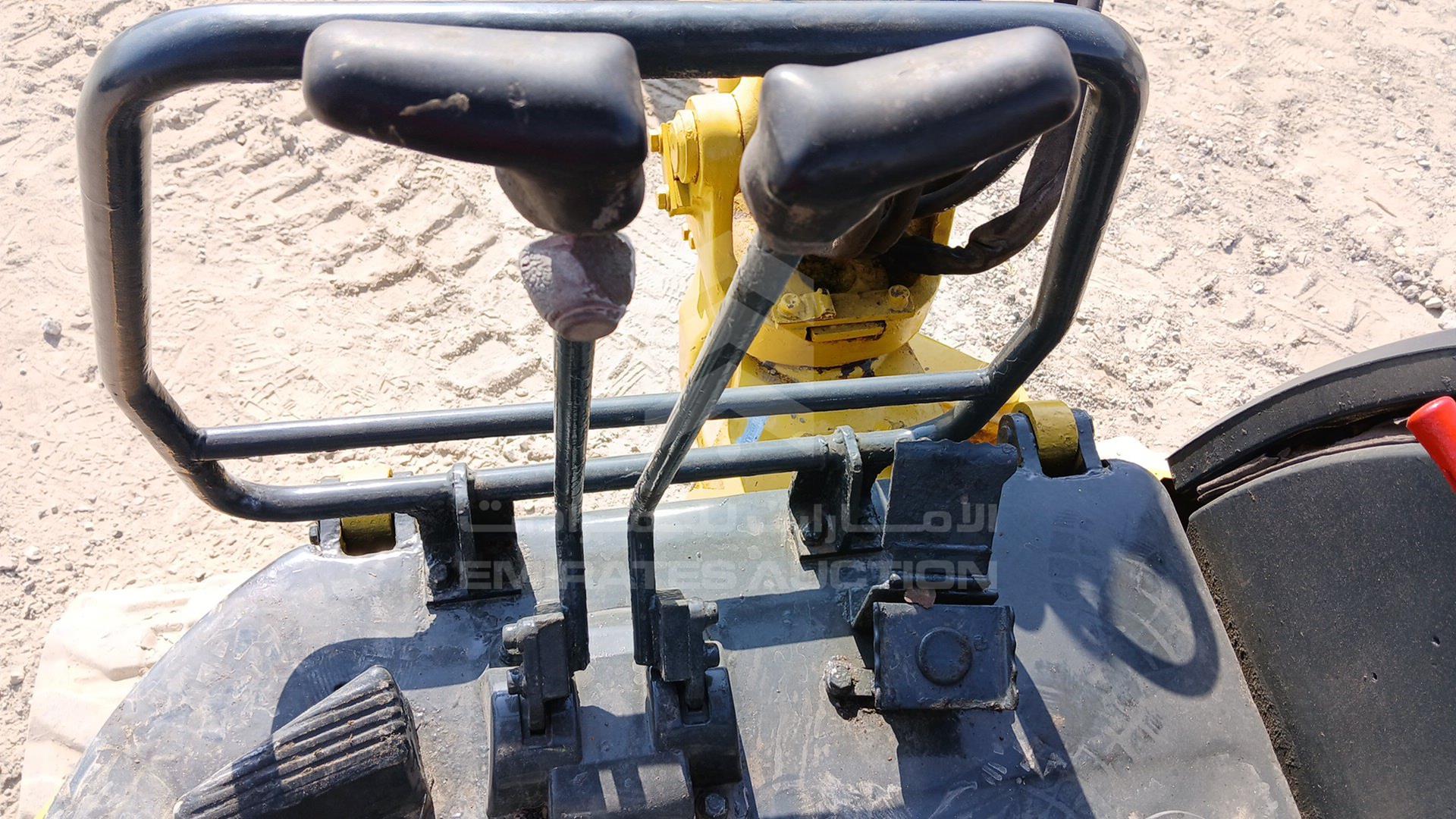 2004 KOMATSU --- VIN: KMTPC120J00512107