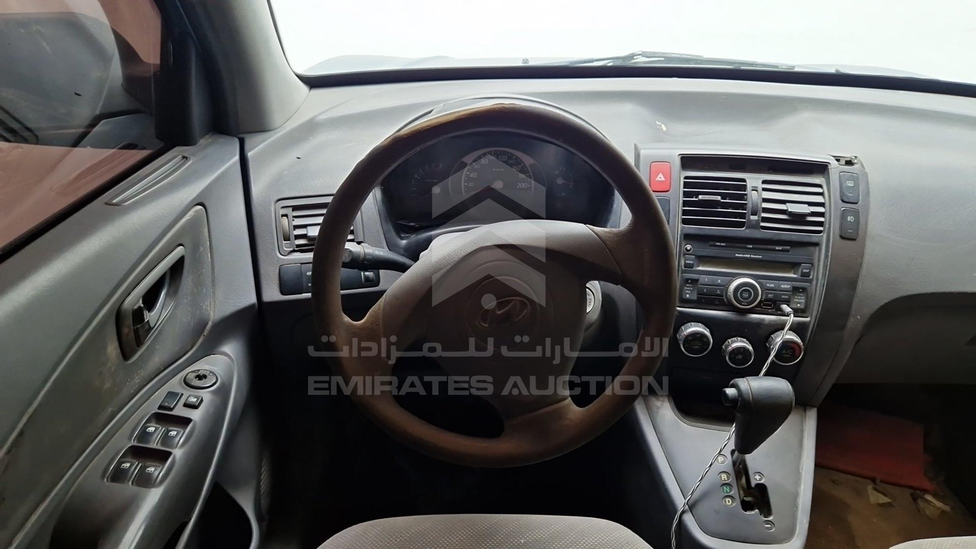 2005 HYUNDAI TUCSON VIN: KMHJM81B05U063764
