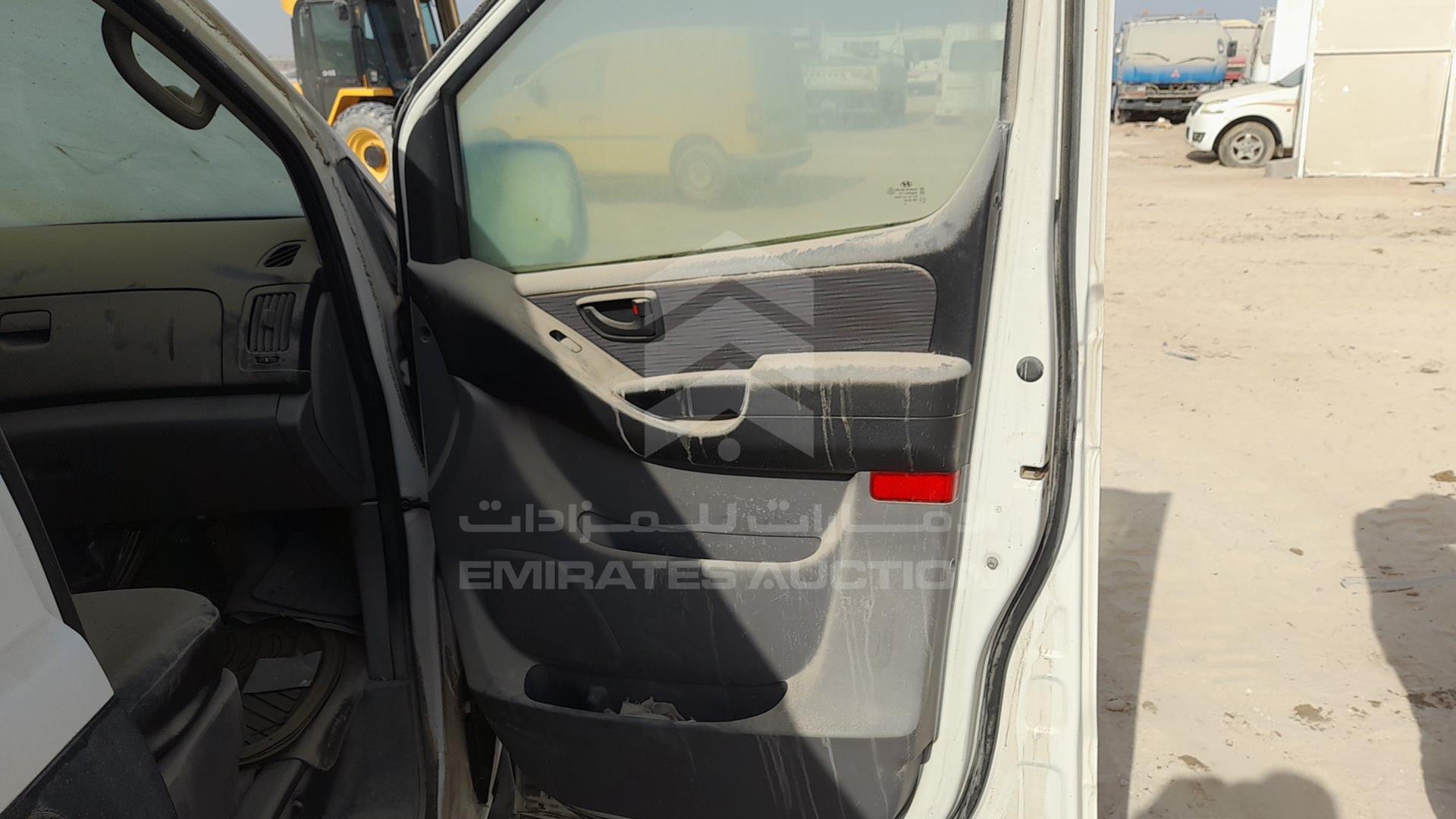 2016 HYUNDAI H1 VIN: KMJWA37R7GU774742