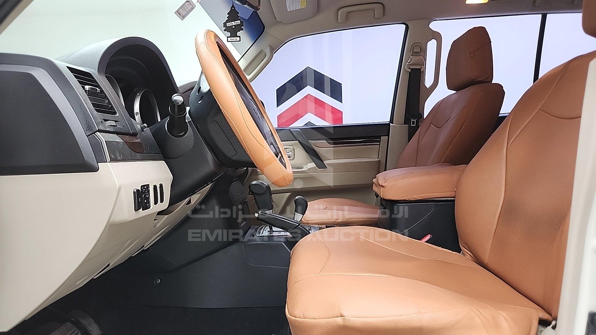 2011 MITSUBISHI PAJERO VIN: JMYLRV95WBJ705799