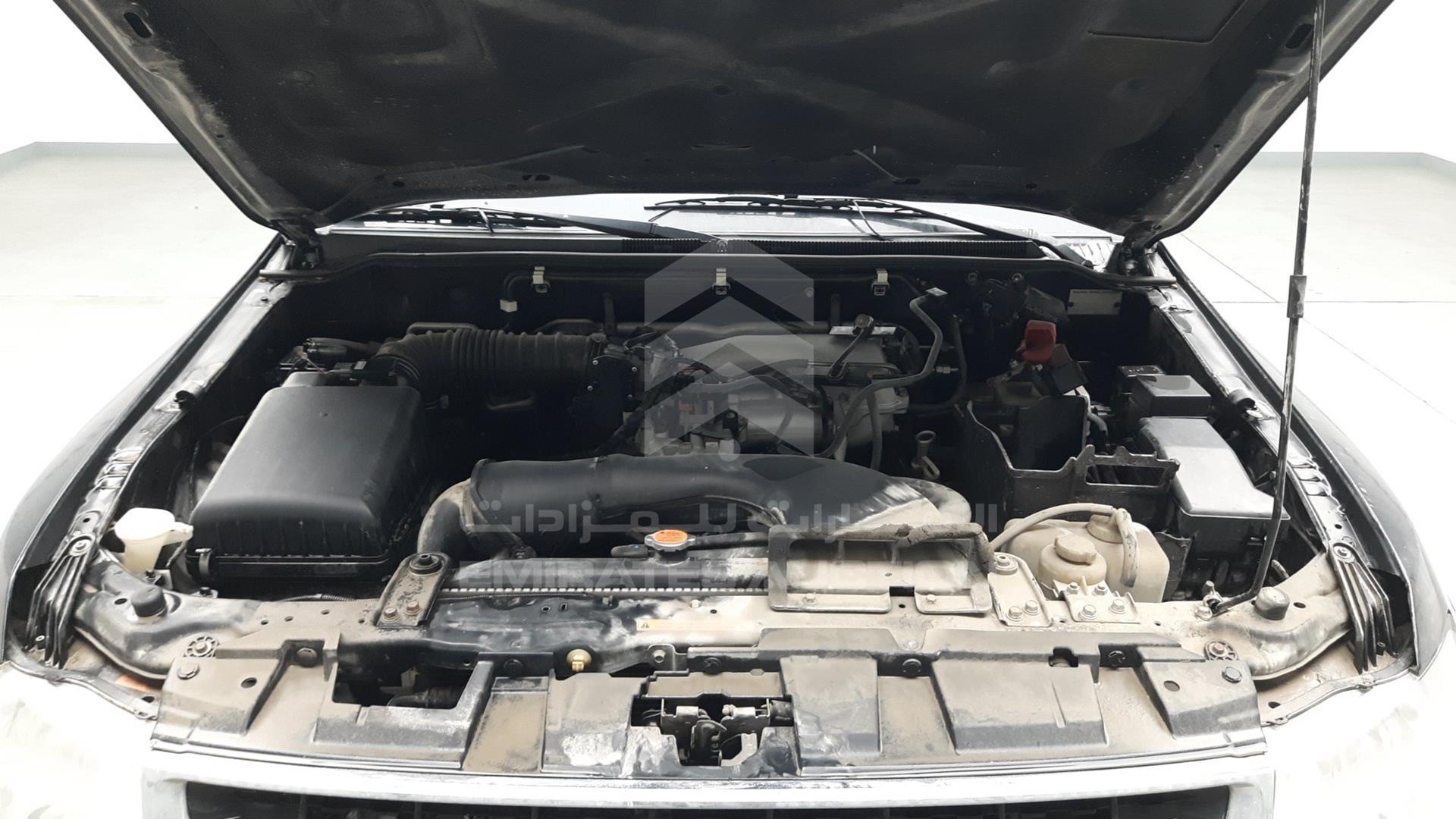 2011 MITSUBISHI PAJERO VIN: JMYLRV95WBJ709201