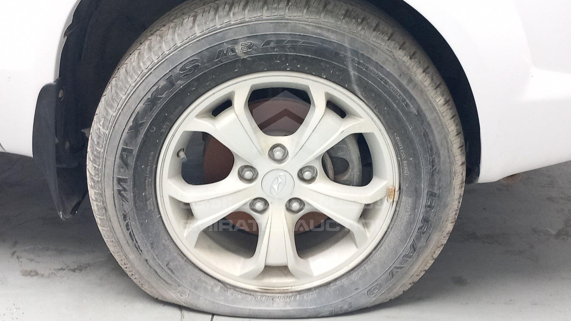 2009 HYUNDAI TUCSON VIN: KMHJM81D19U995429