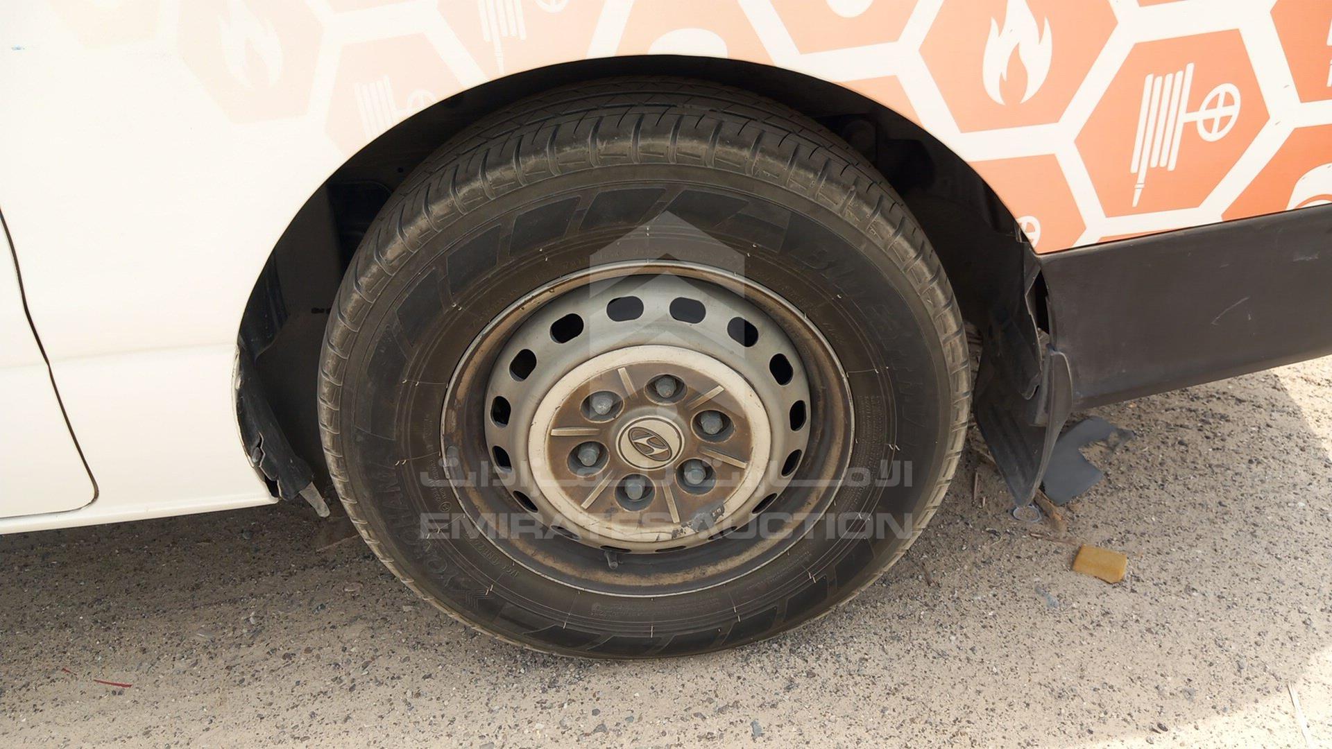 2016 HYUNDAI H1 VIN: KMJWA37R0GU778289
