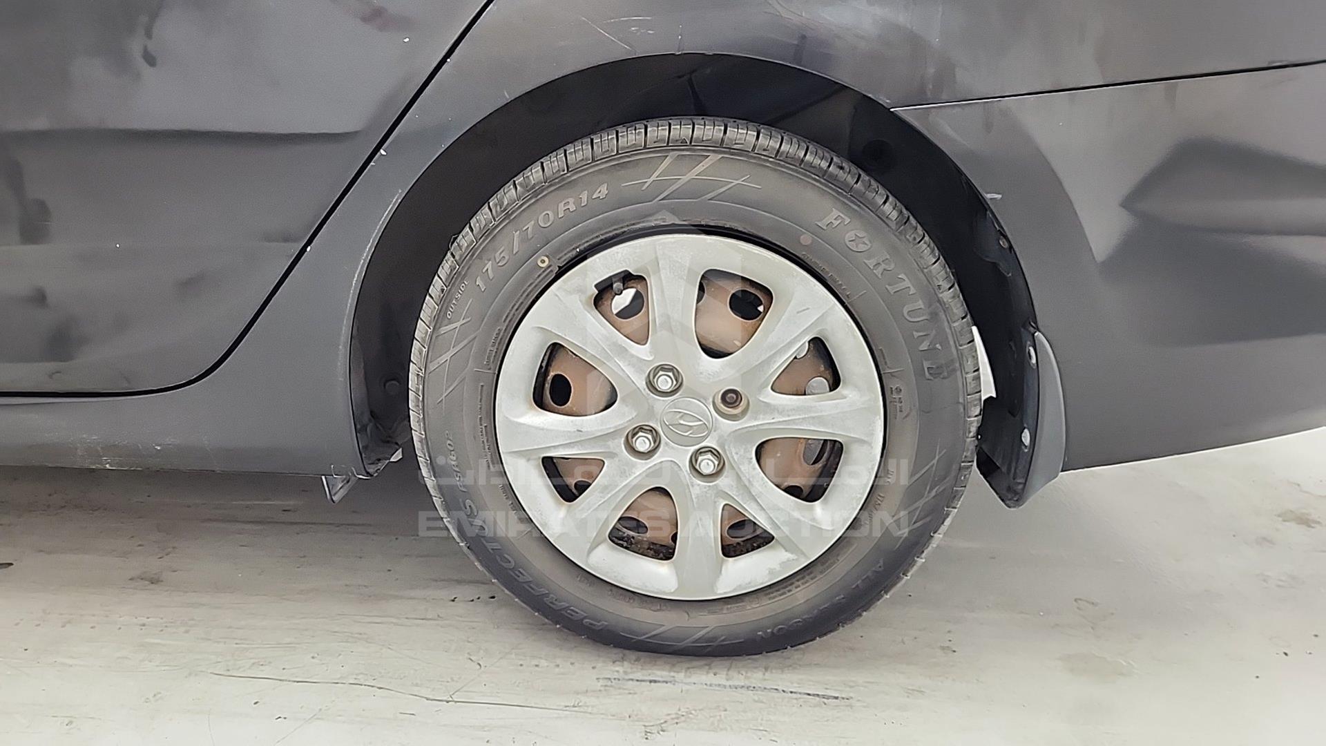 2014 HYUNDAI ACCENT VIN: KMHCT41C9EU488364