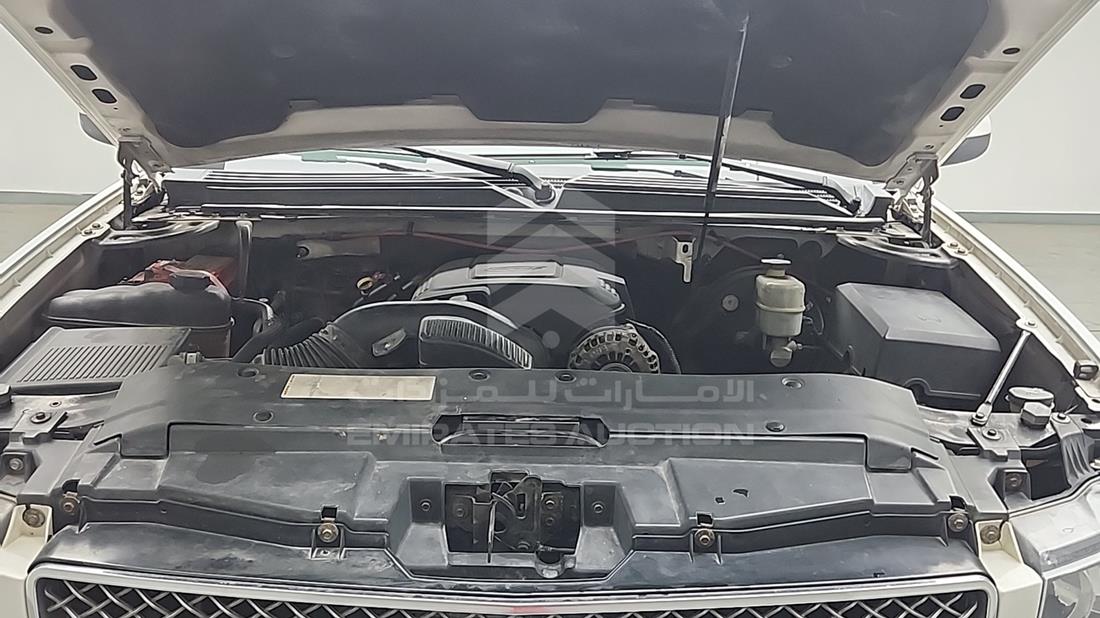 2008 Chevrolet Tahoe — Engine Bay — Photo 30