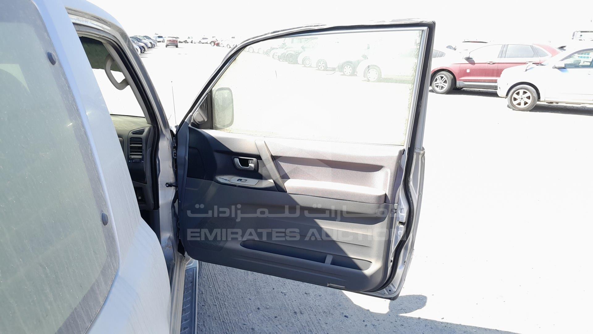 2006 MITSUBISHI PAJERO VIN: JMYMRV63W6J709529