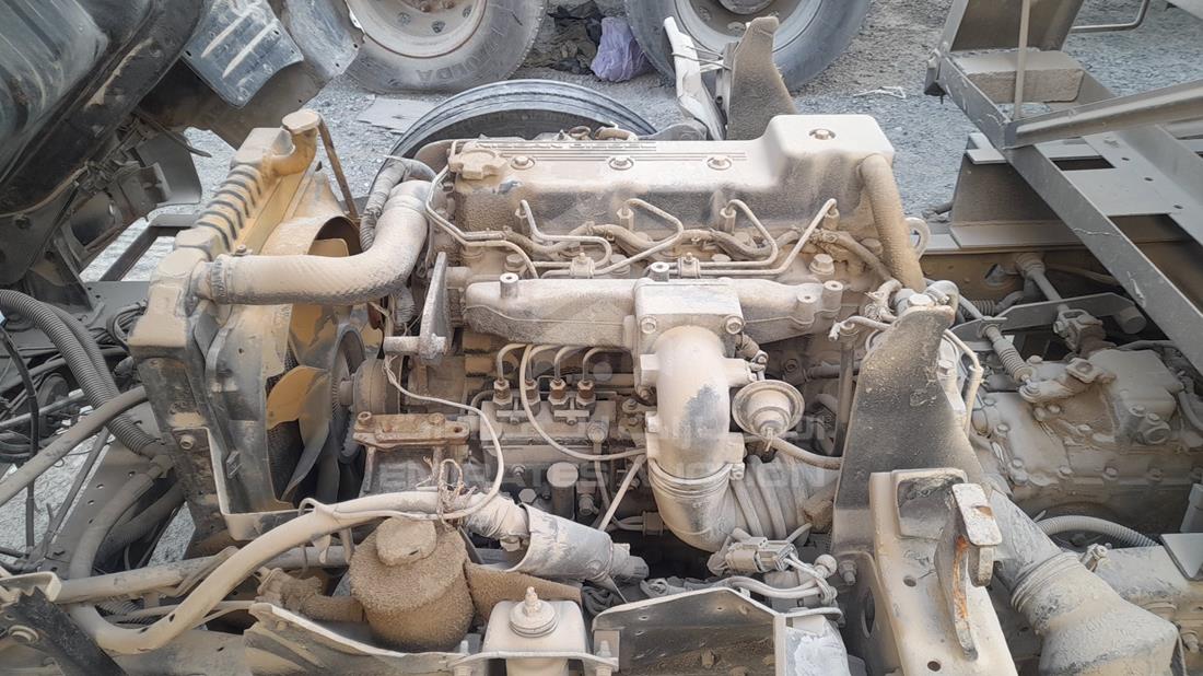 Nissan Diesel UD — Engine Bay — Photo 24