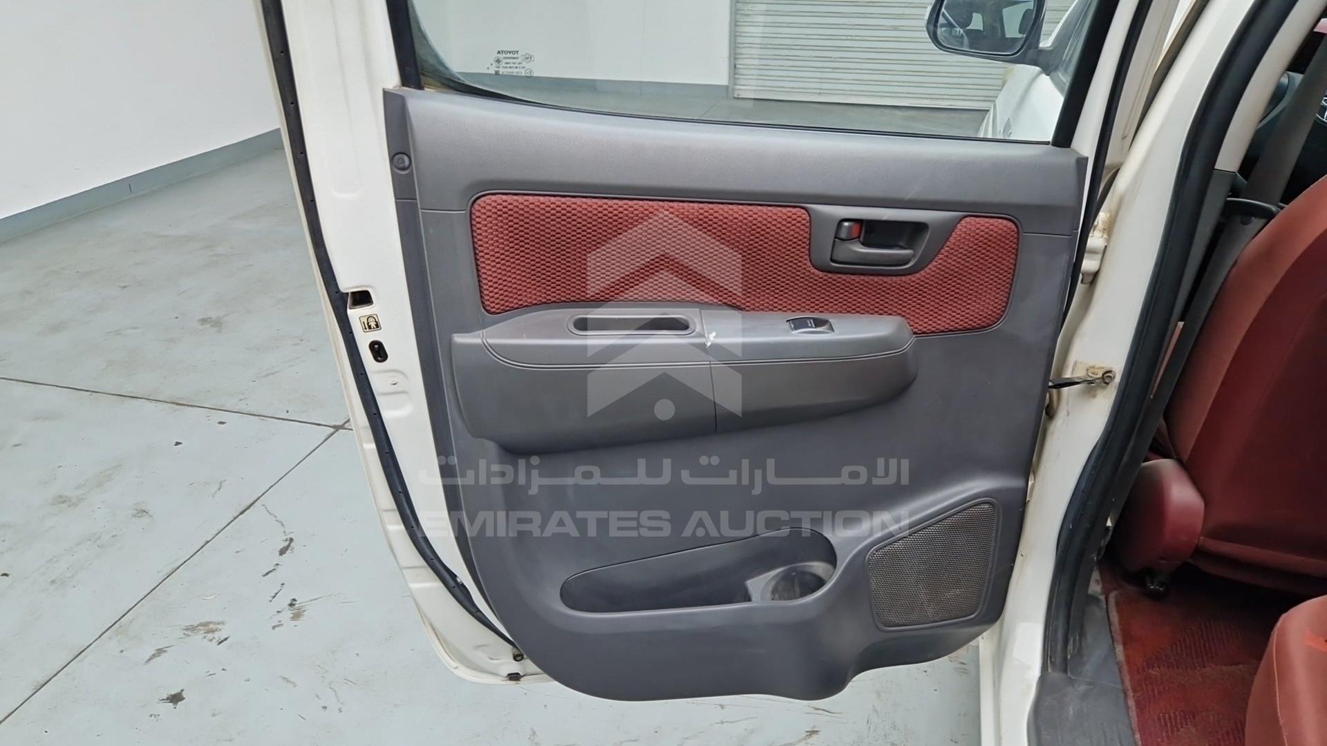 2015 TOYOTA HILUX VIN: MR0EX12G7F2352671