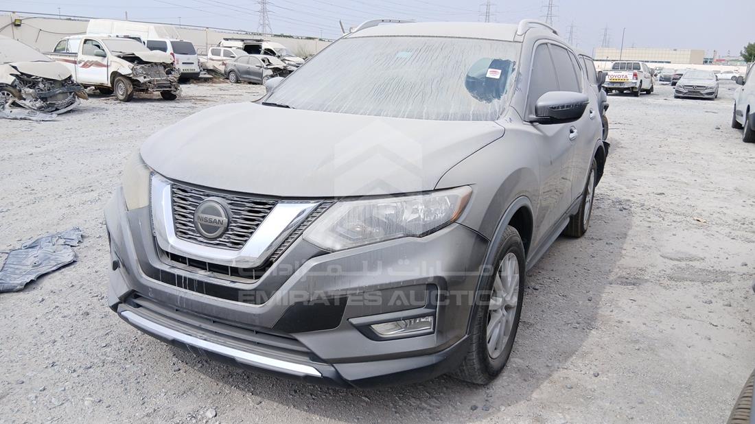 2020 Nissan Rogue — Front Left Angle — Photo 5