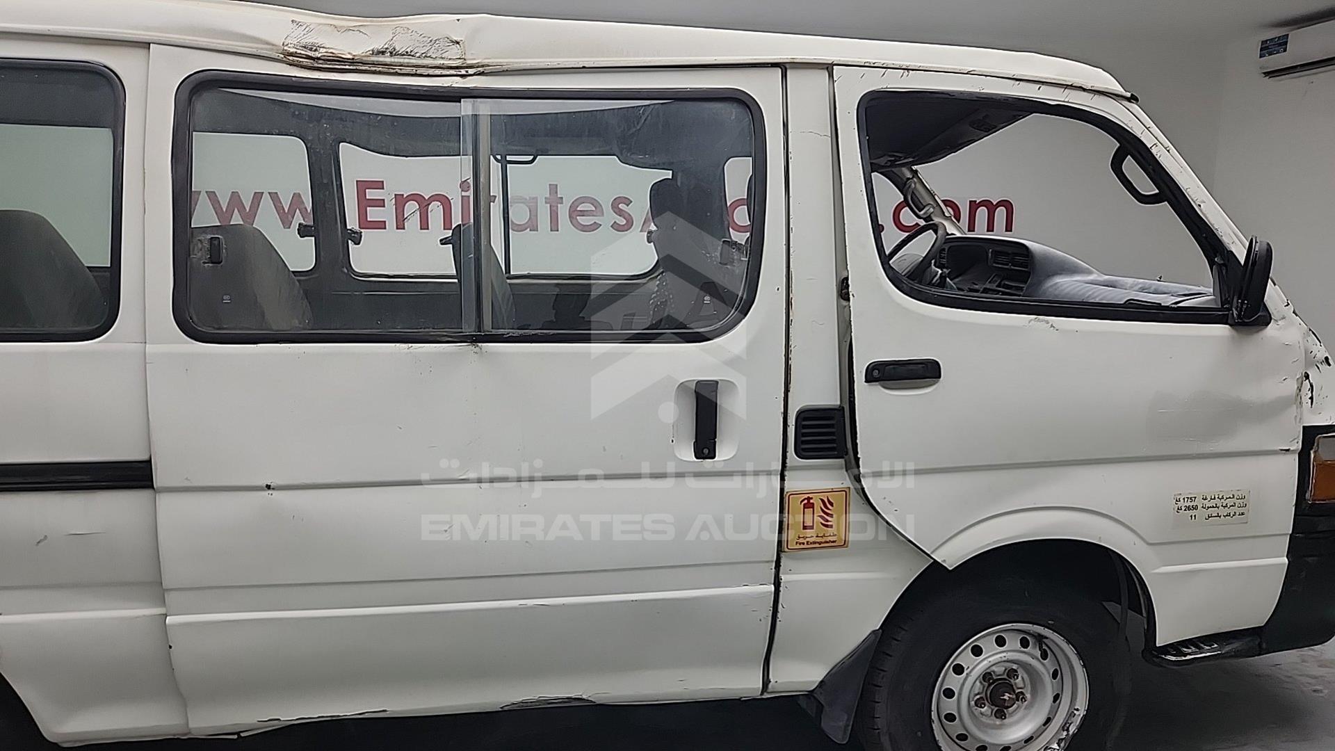 2004 TOYOTA HIACE VIN: JTCFR119347101604