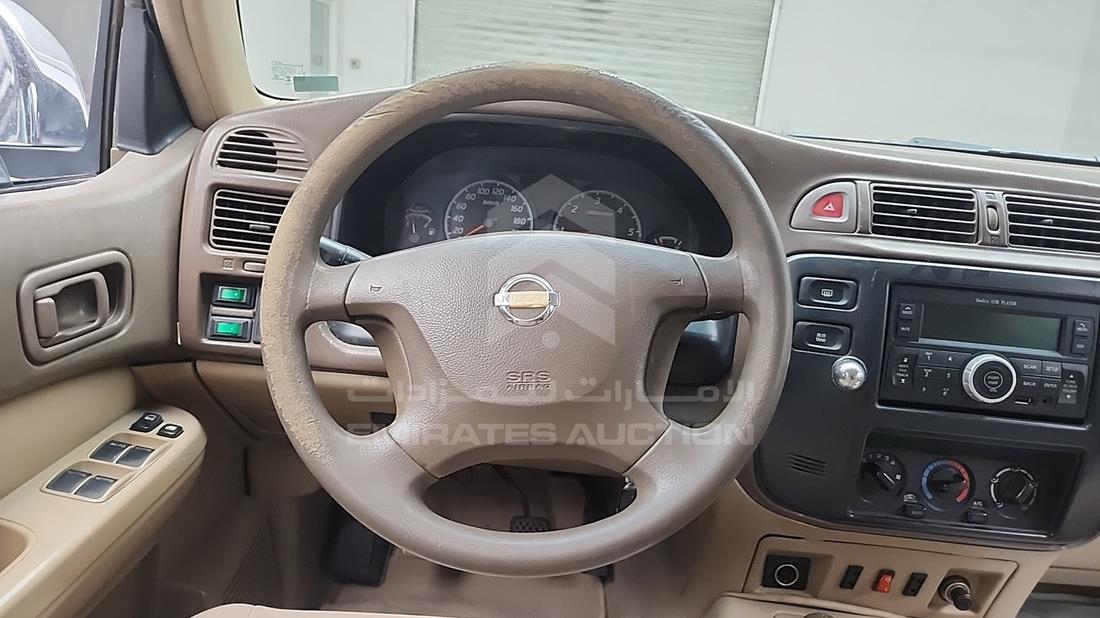 2002 Nissan Patrol — Steering & Mounted Controls — Photo 15
