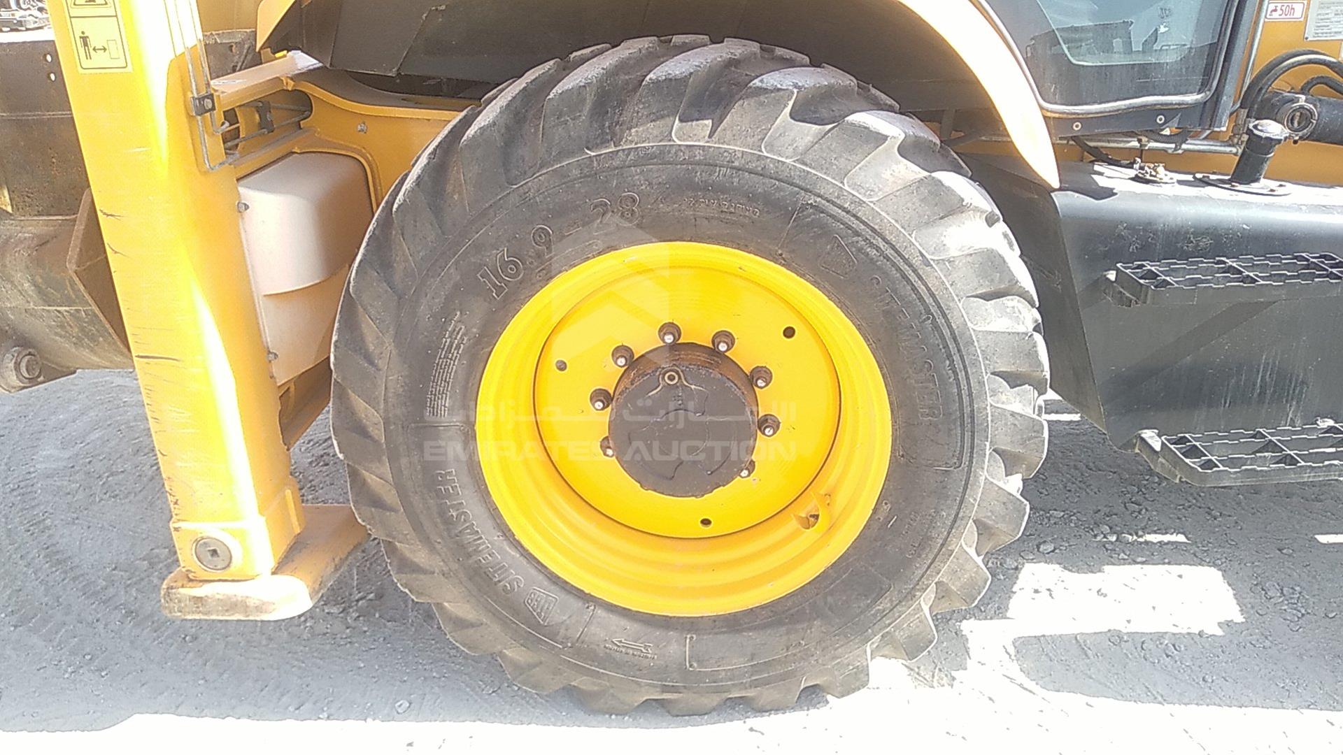 2015 JCB 3DX VIN: HAR3DXSSC01888501