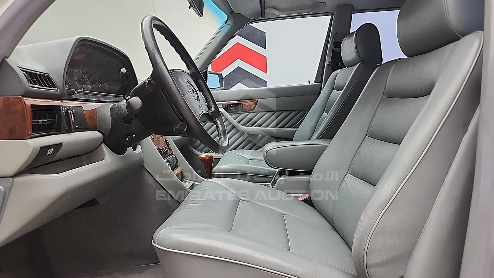 1990 MERCEDES SEL 560 VIN: WDBCA39E7LA537035