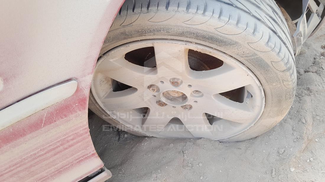 بي ام دبليو 330 2003 — الإطار الأمامي الأيمن — صورة 22