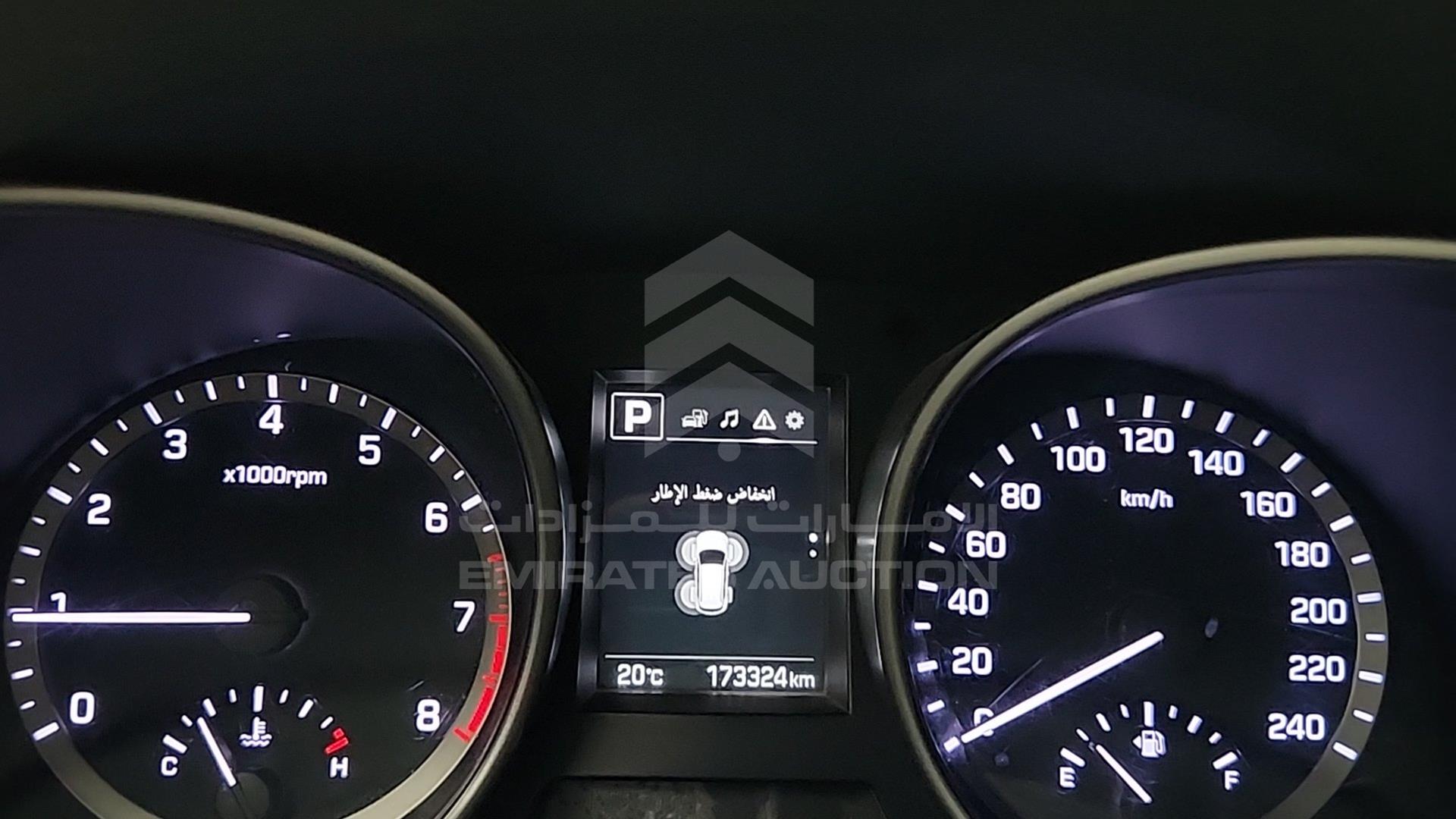 2017 HYUNDAI SANTA FE VIN: KMHST81CXHU647299