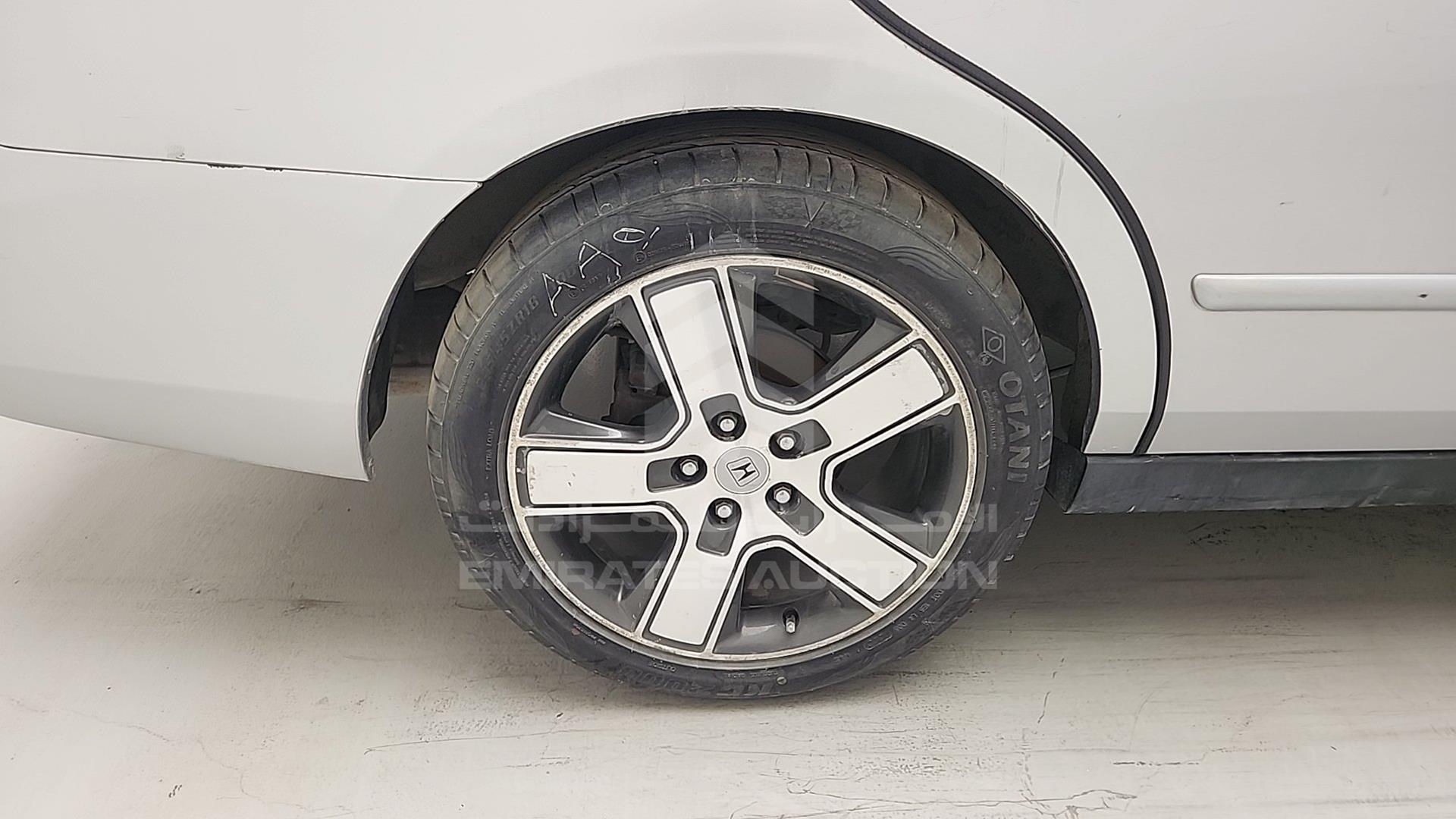 2004 HONDA ACCORD VIN: JHMCM56534C409582