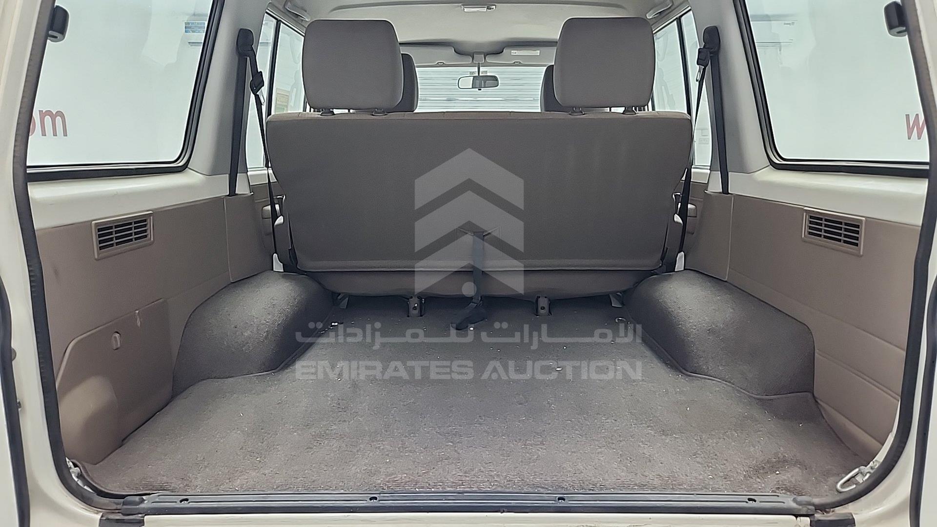 2017 TOYOTA LC 76 VIN: JTEEU73J7H4200784