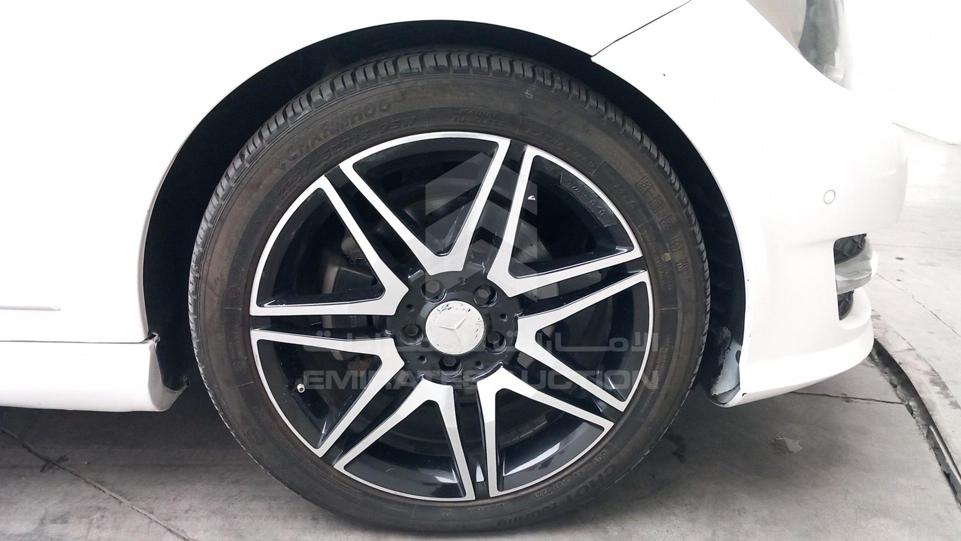 2014 MERCEDES C200 VIN: WDDGF4JB1EA902927
