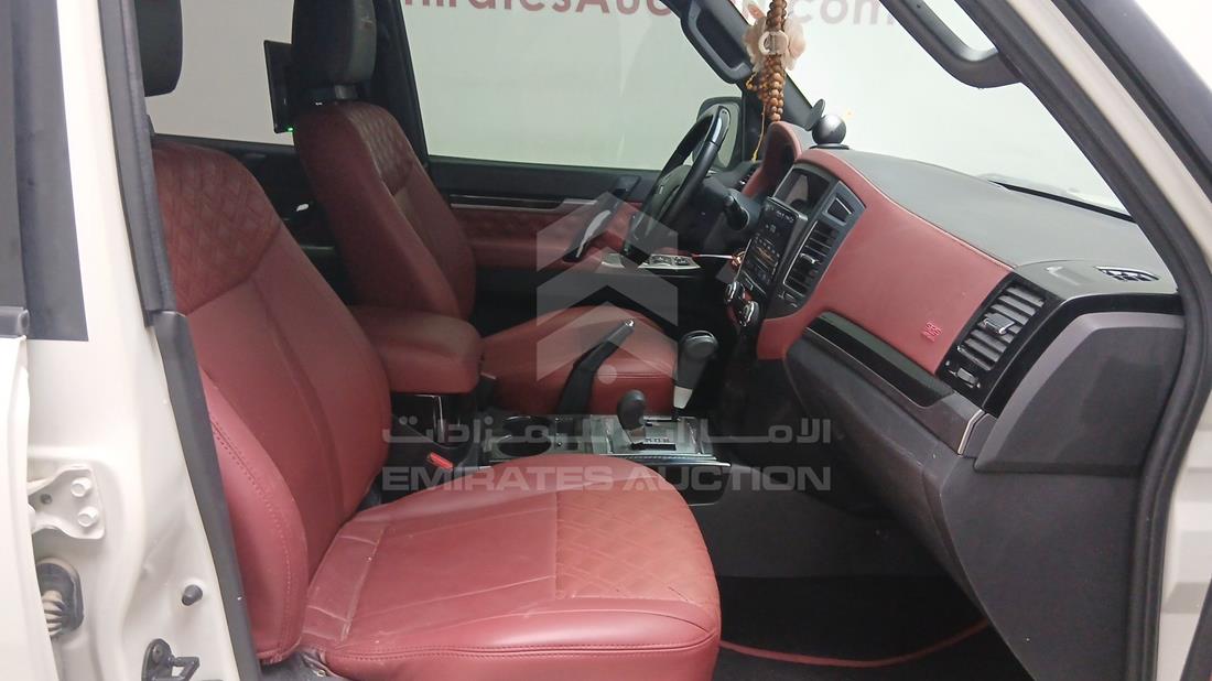 2020 Mitsubishi Pajero — Front Right Passenger Seat View — Photo 30