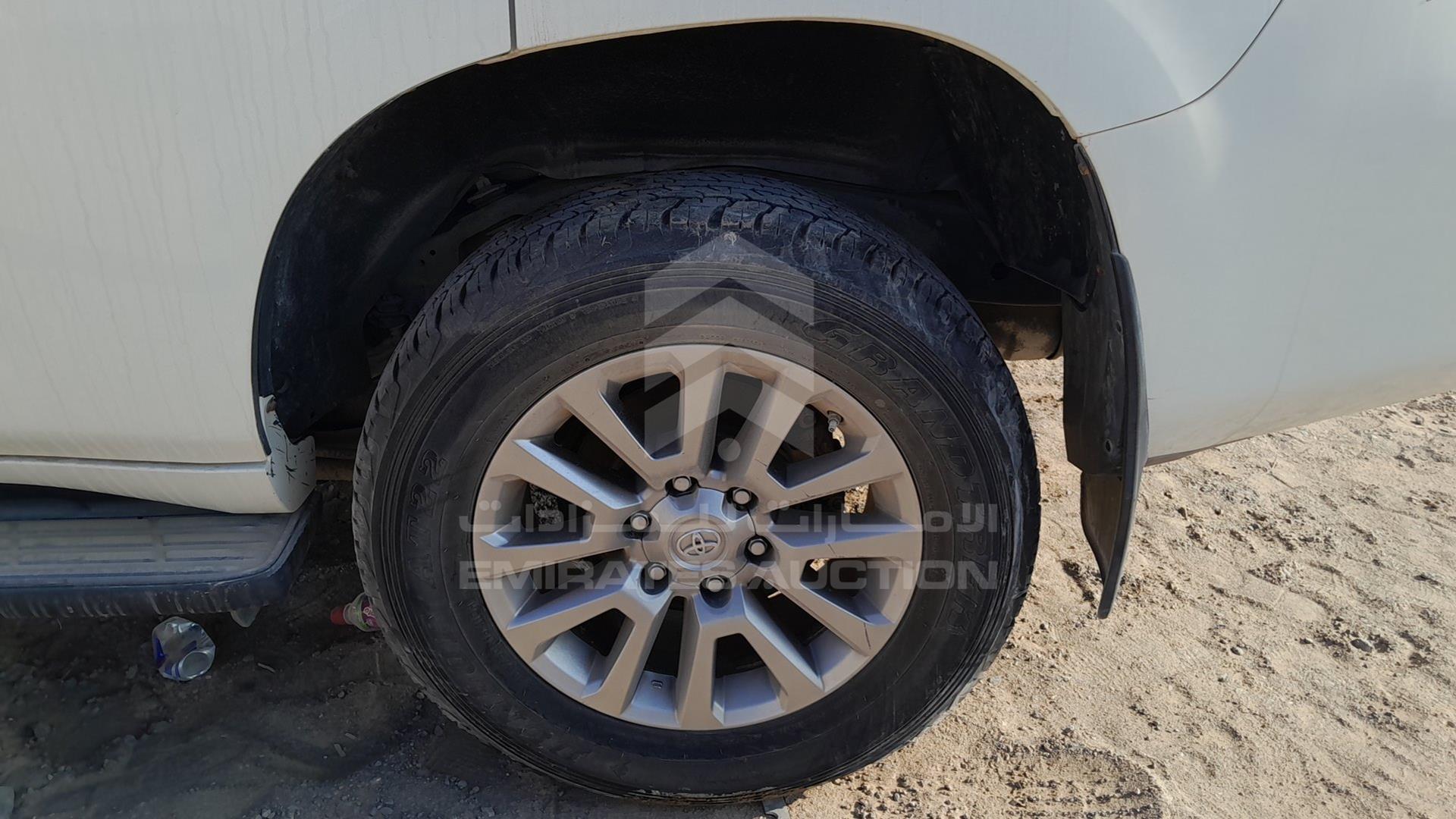 2018 TOYOTA PRADO VIN: JTEBU3FJ2JK146660