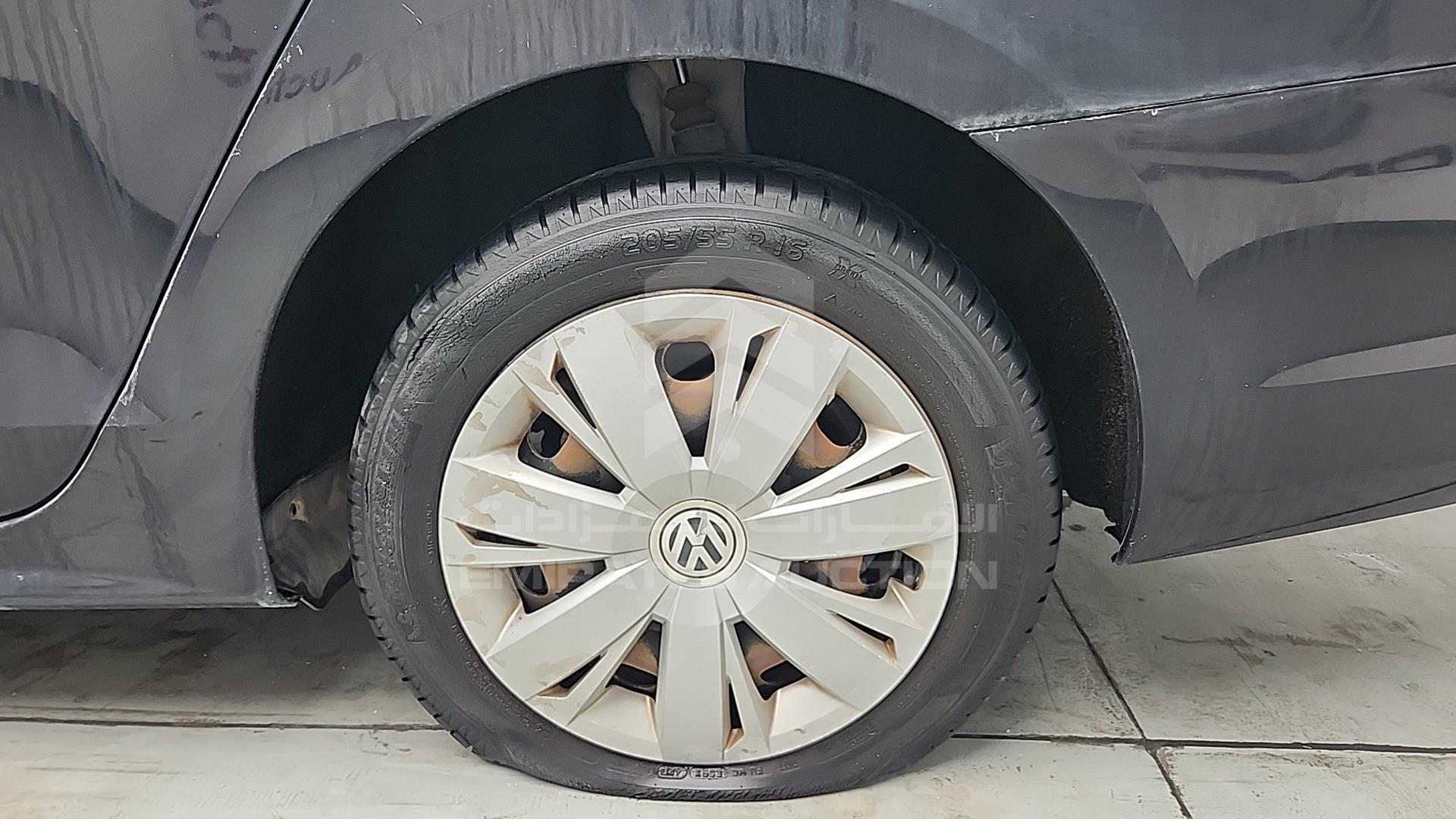 2015 VOLKSWAGEN JETTA VIN: WVWRV1AJXFM200939