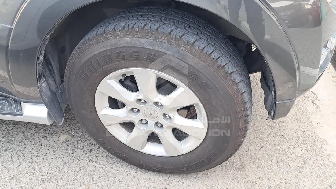 2017 Mitsubishi Pajero — Front Right Tyre — Photo 31