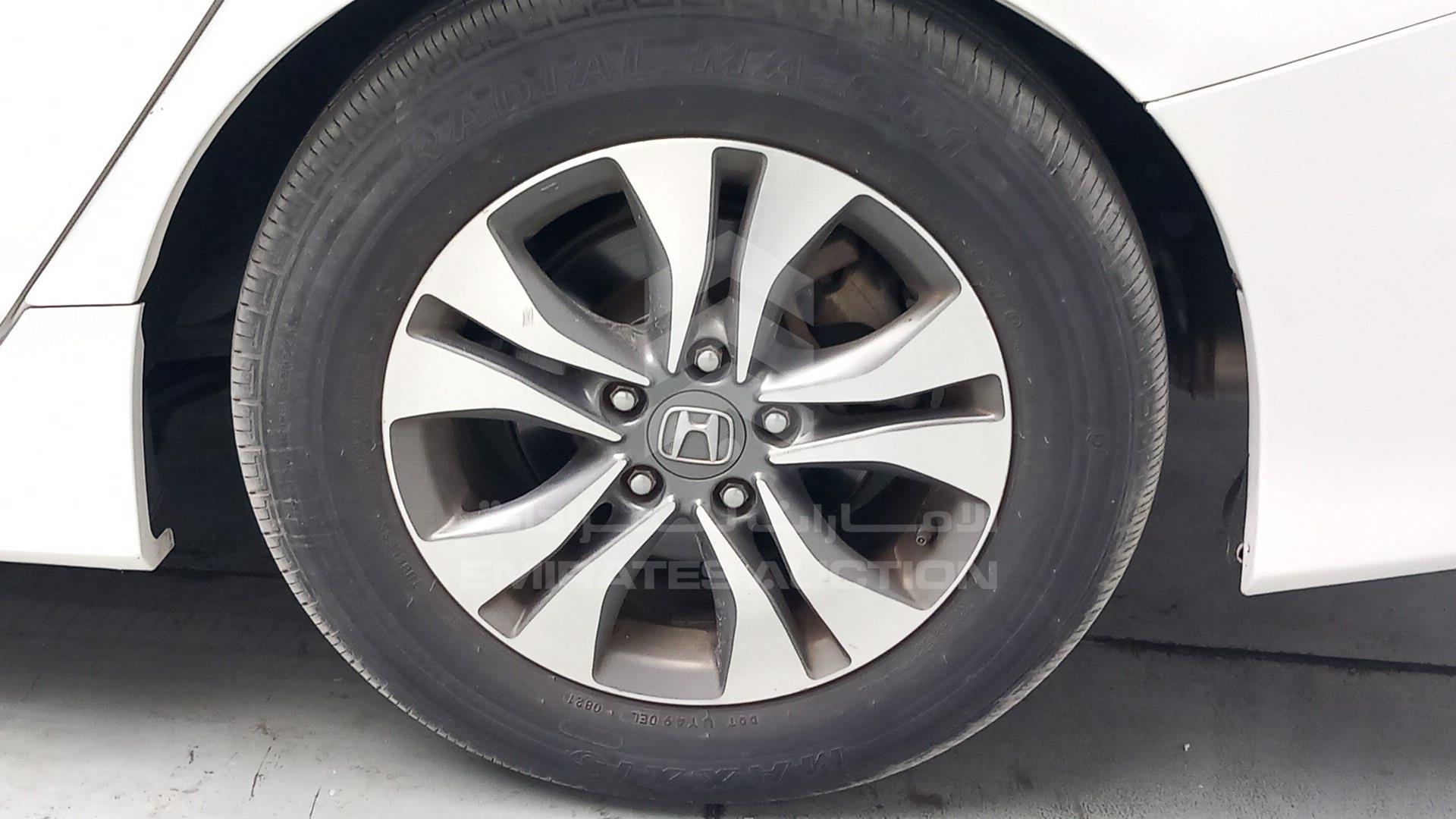 2015 HONDA ACCORD VIN: LUCCR2621F3401728