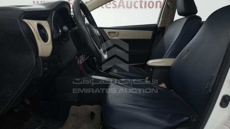 RKLBB9HE9J5206559 Auction: EmiratesAuction Lot: 404120 RKLBB9HE9J5206559 Toyota Corolla 2018 WHITE Photo 12