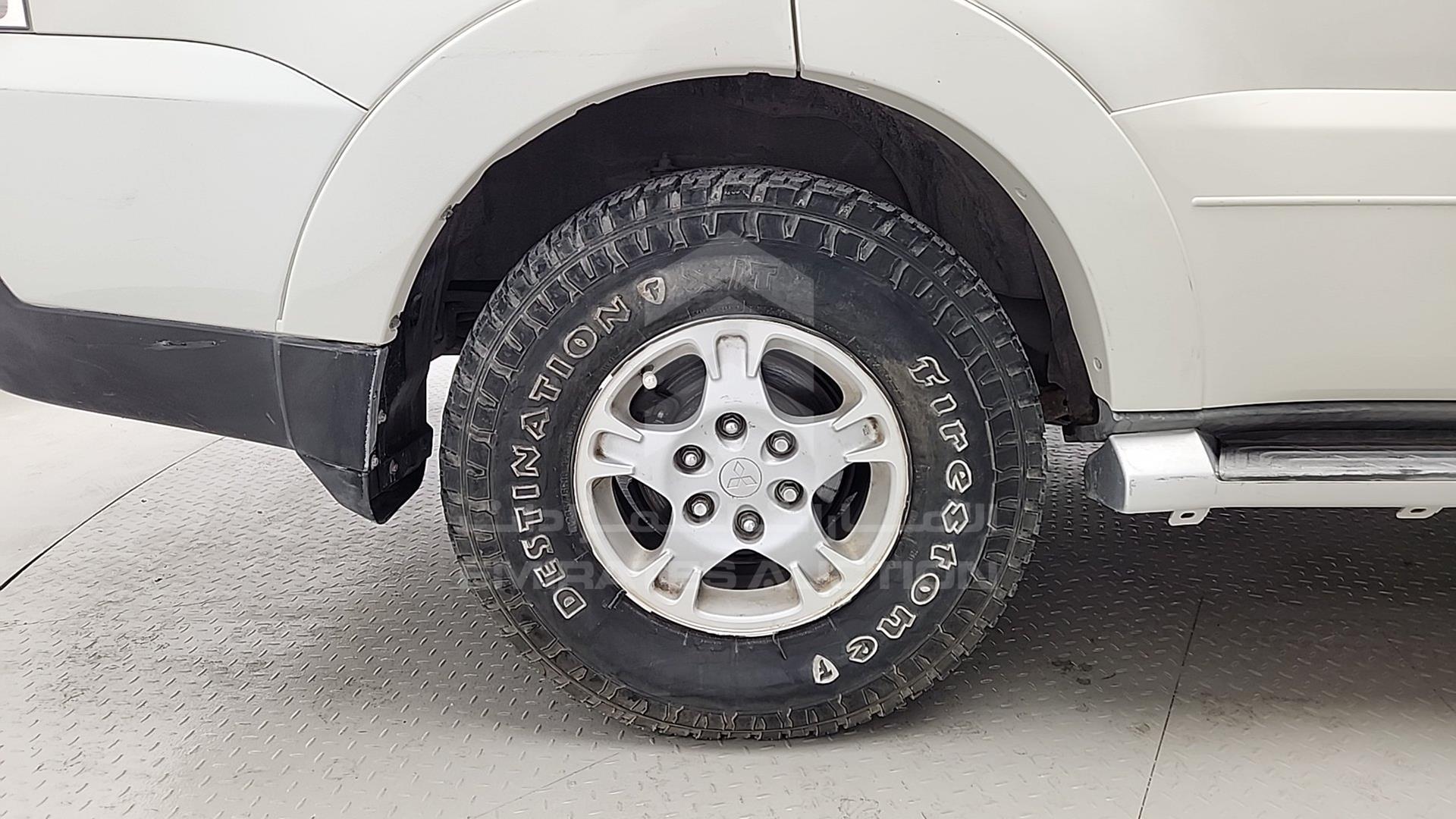 2009 MITSUBISHI PAJERO VIN: JMYLRV93W9J703606