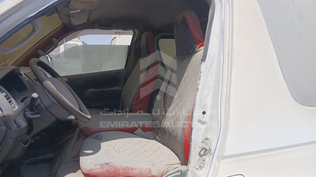 2005 Toyota Hiace — Front Left Driver Seat View — Photo 12