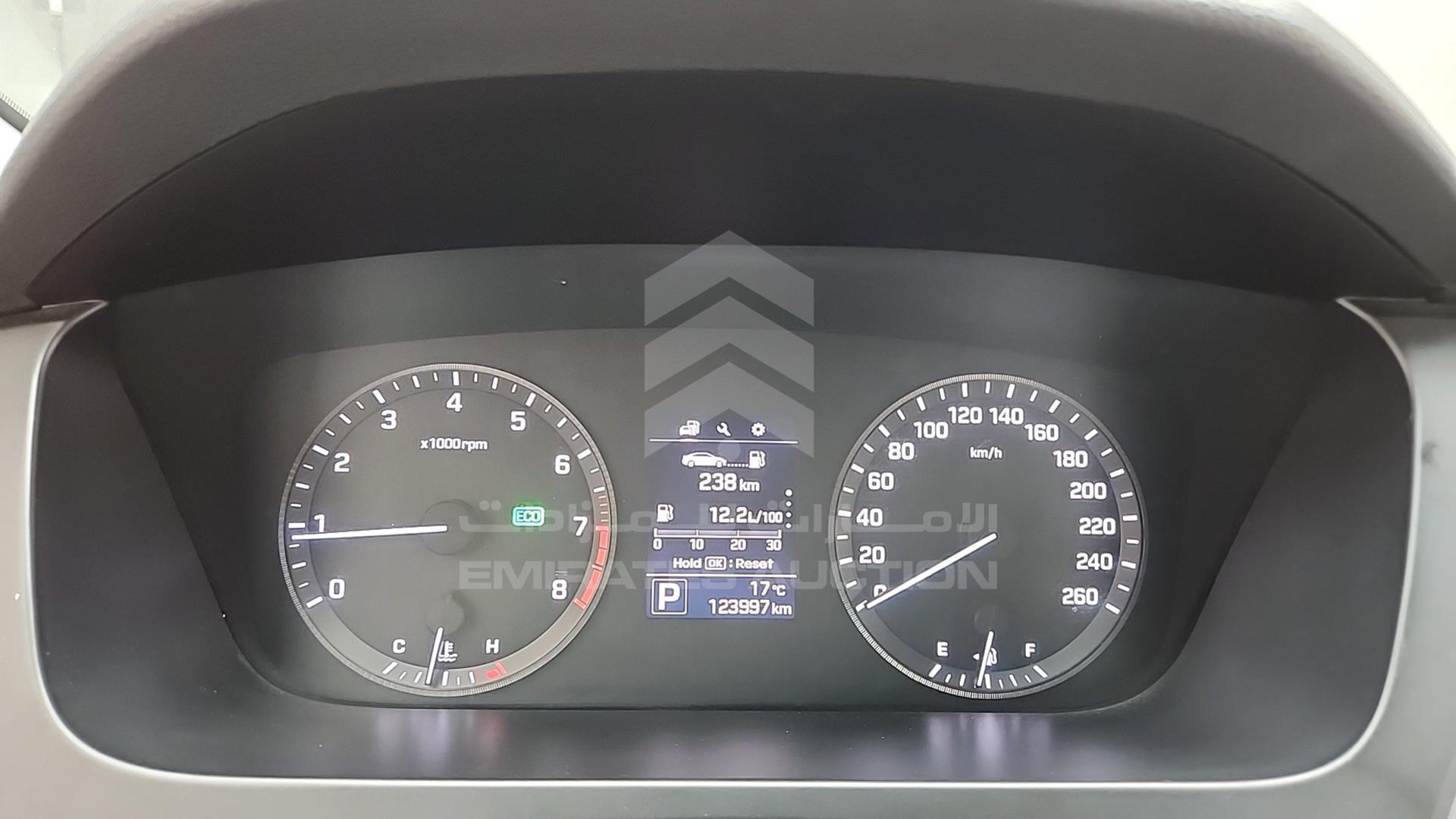 2015 HYUNDAI SONATA VIN: KMHE241G3FA055916