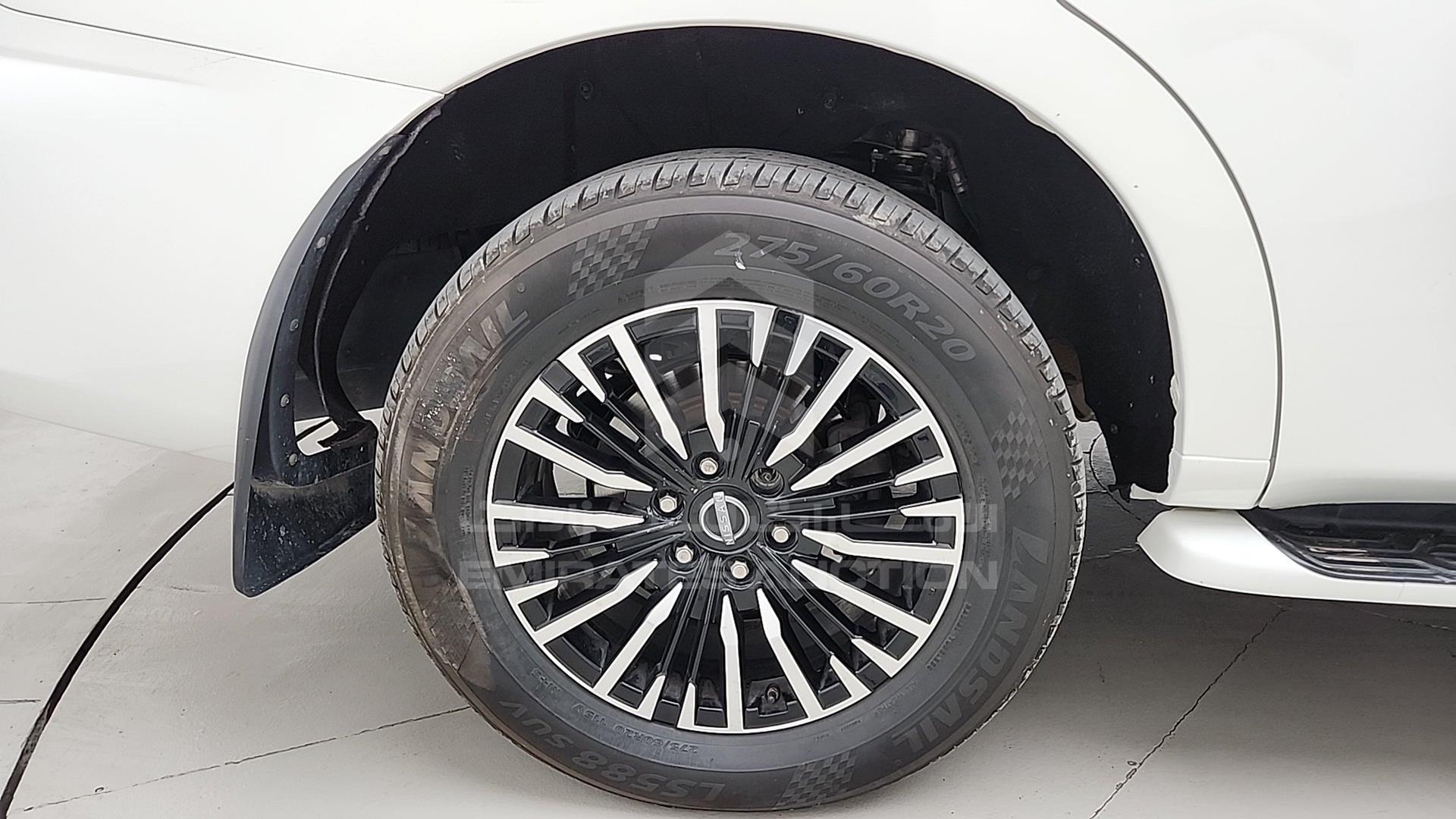 2011 INFINITI QX56 VIN: JNRAZ25Y9B9000789
