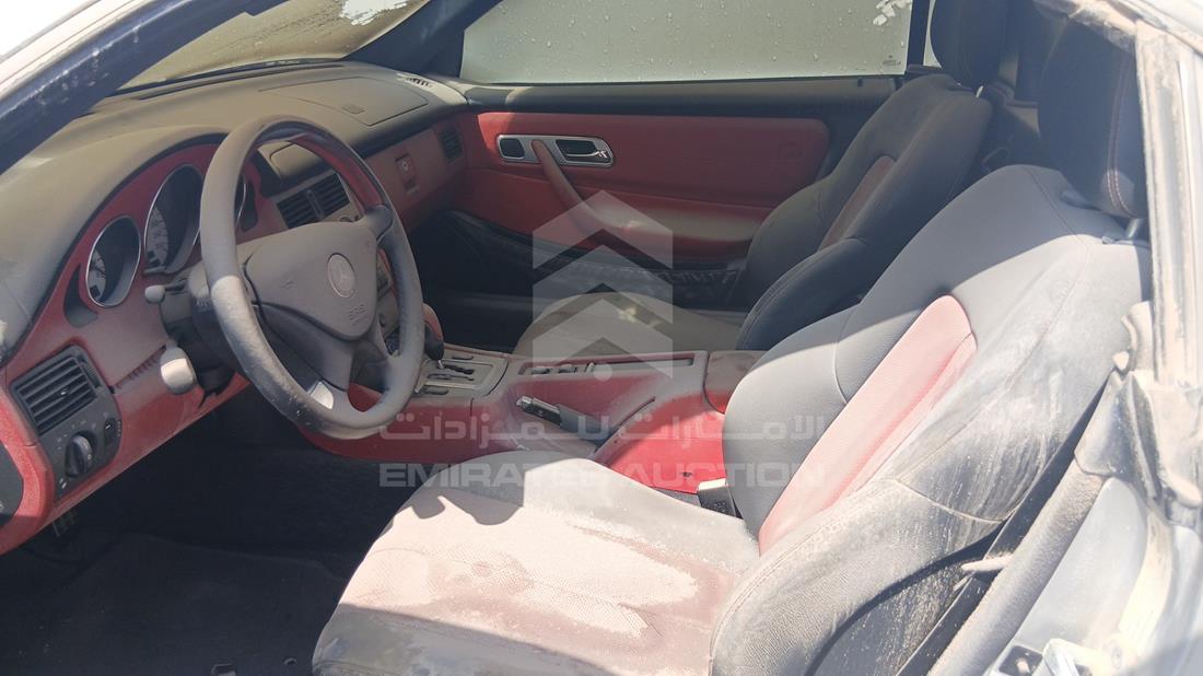 مرسيدس اس ال كى 230 2002 — زاوية السائق الأمامية اليسرى — صورة 11