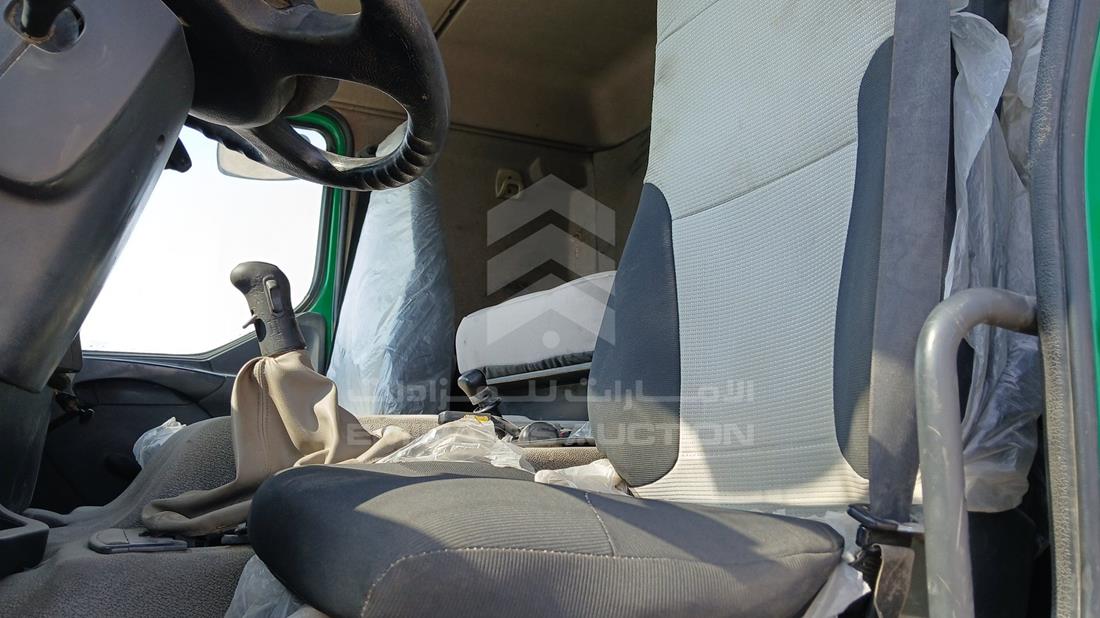 رينو 440 2016 — زاوية السائق الأمامية اليسرى — صورة 13