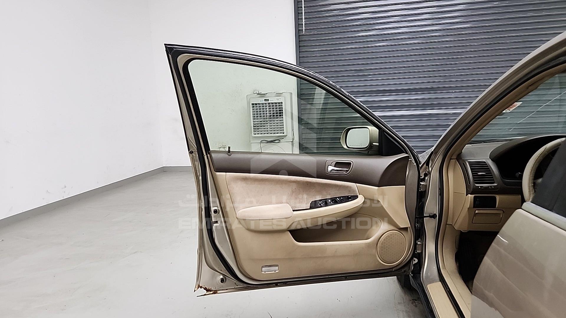 2007 HONDA ACCORD VIN: JHMCM56567C414733