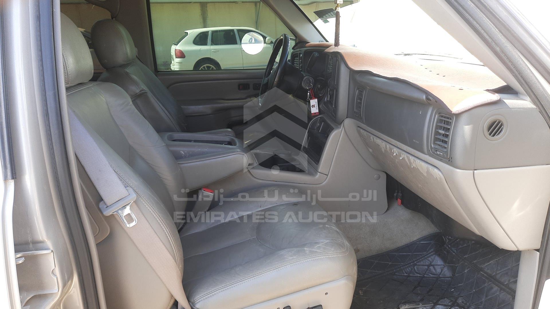 2004 CHEVROLET SUBURBAN VIN: 1GNFK16T44J145013