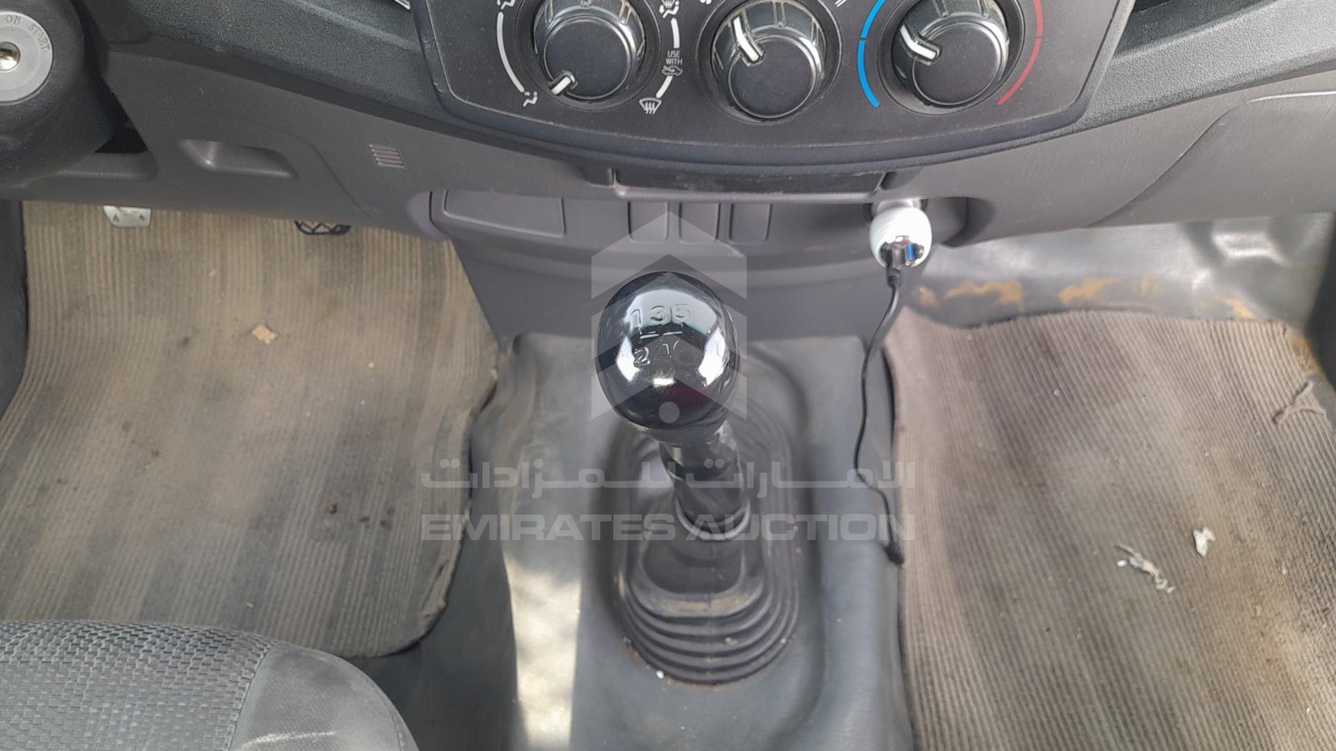 2015 TOYOTA HILUX VIN: MR0CX12G1F0126614