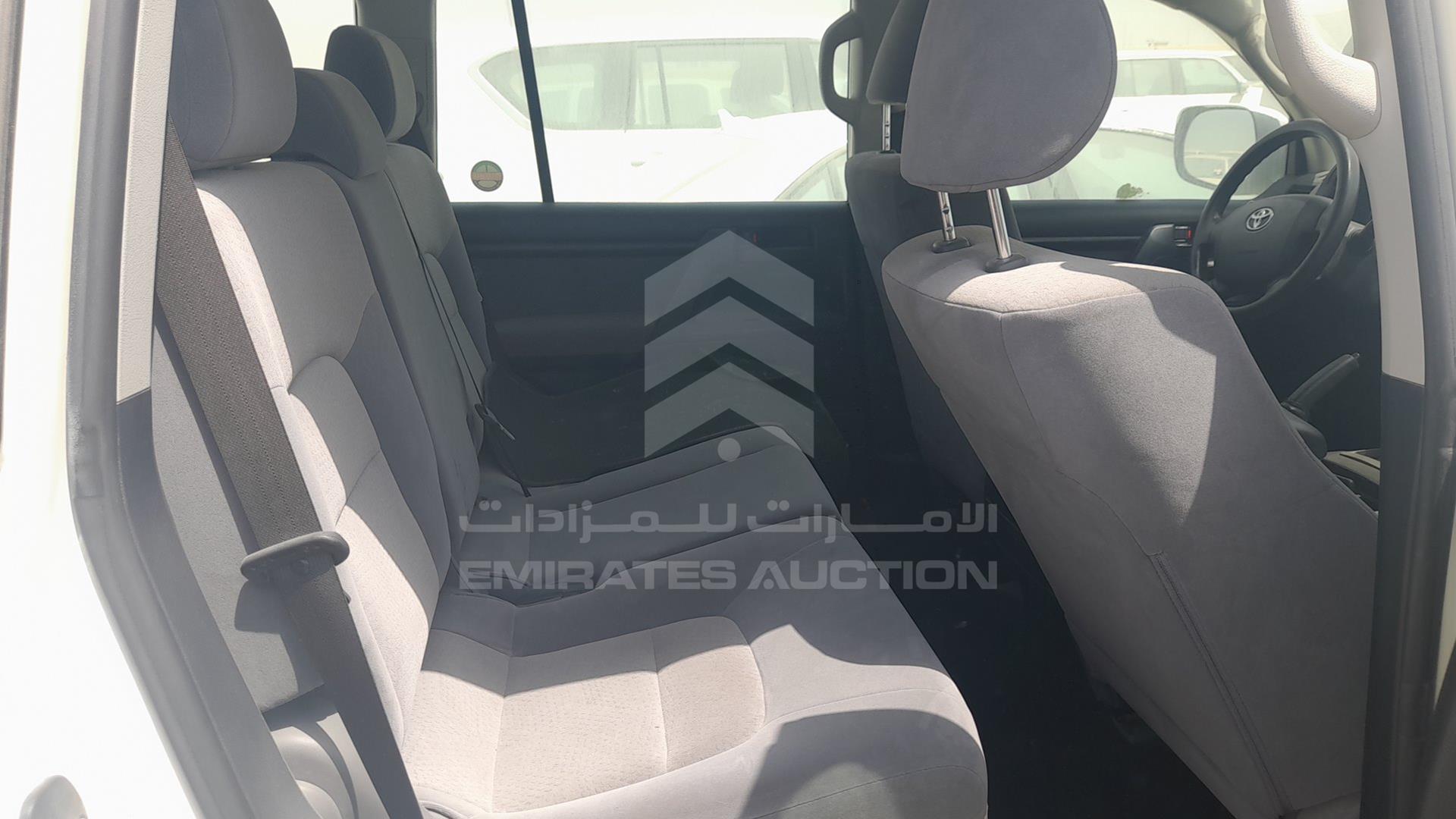 2011 TOYOTA LAND CRUISER VIN: JTMDU09J4B4044435