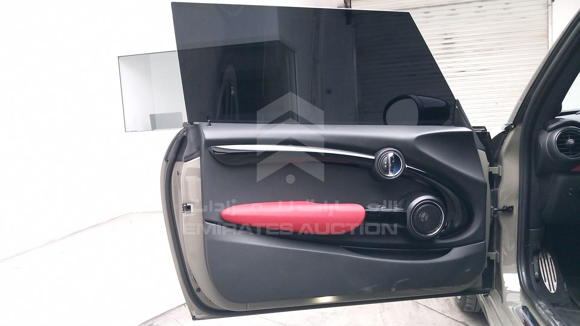 2021 MINI COOPER S VIN: WMWXR5A00M2N03907