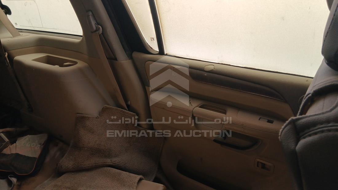 نيسان أرمادا 2009 — الباب الخلفي الأيسر — صورة 18