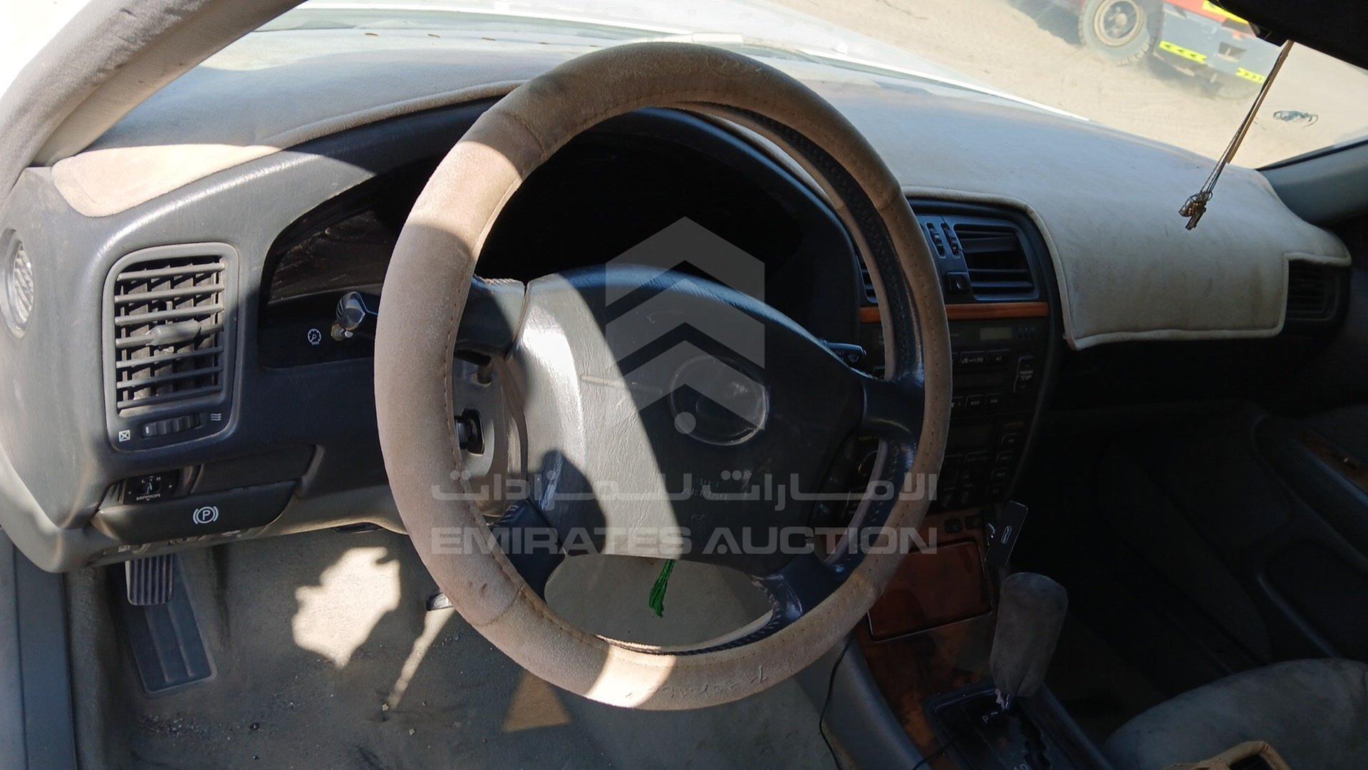 1998 LEXUS LS400 VIN: JT8BH28F8W0123543