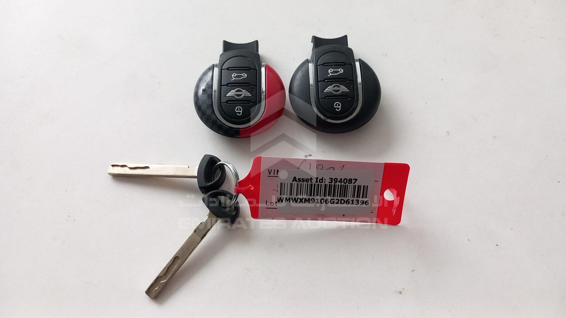2016 MINI COOPER VIN: WMWXM9106G2D61396
