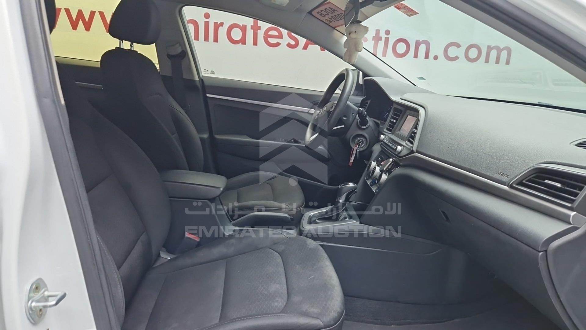 2019 HYUNDAI ELANTRA VIN: 5NPD74LFXKH421749
