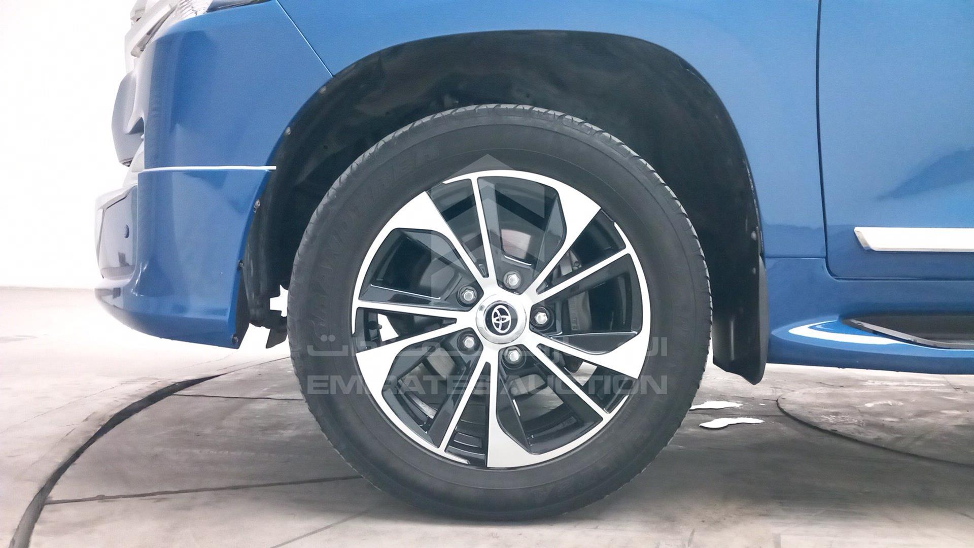 2013 TOYOTA LAND CRUISER VIN: JTMDU09J5D4063059