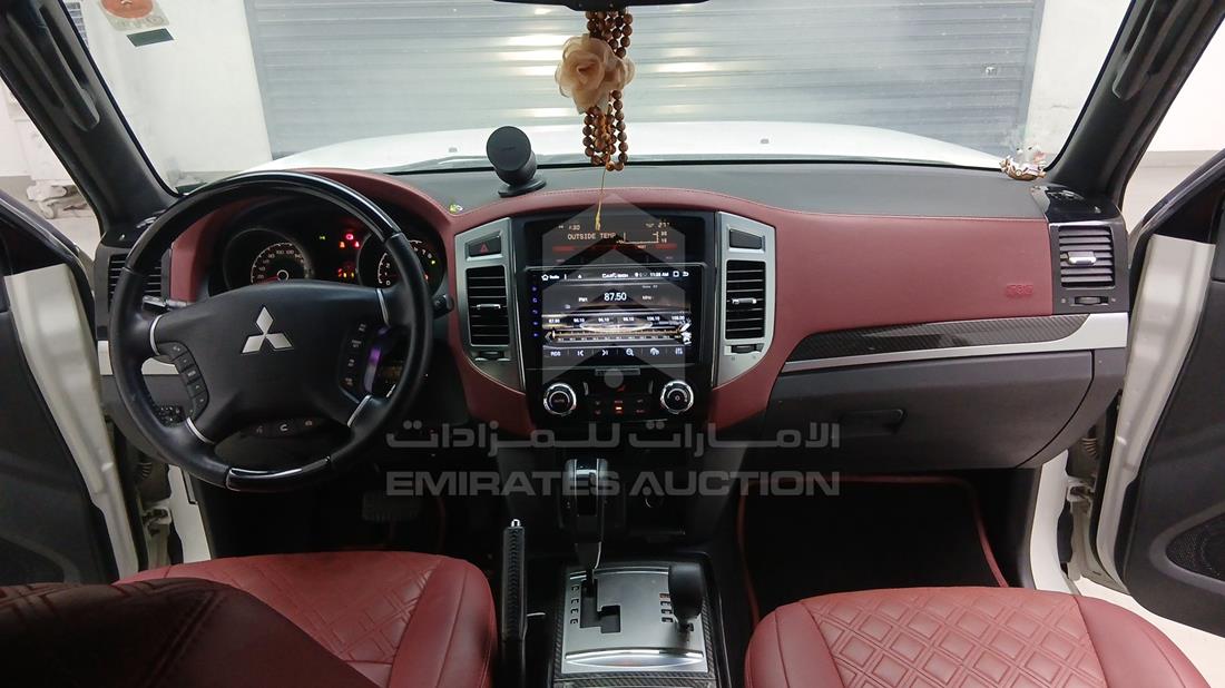 2020 Mitsubishi Pajero — Full Dashboard View — Photo 19